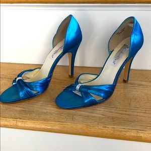 Teal satin heals